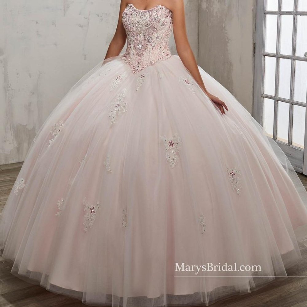 Marie Antoinette Light Pink Ballgown - Picture 6 of 8